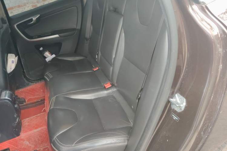 Used Volvo XC60 2017 T5 AWD Smart Upgrade Edition Left Rear Seat