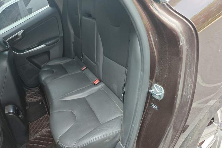 Used Volvo XC60 2017 T5 AWD Smart Upgrade Edition Left Rear Seat