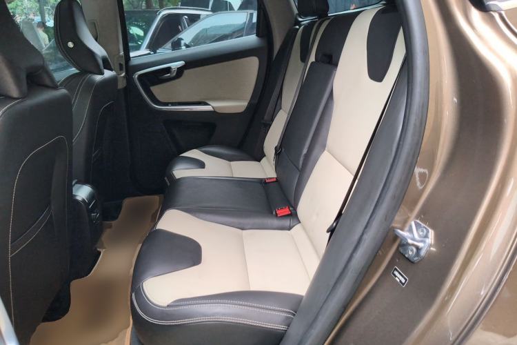 Used Volvo XC60 2017 T5 AWD Smart Upgrade Edition Left Rear Seat