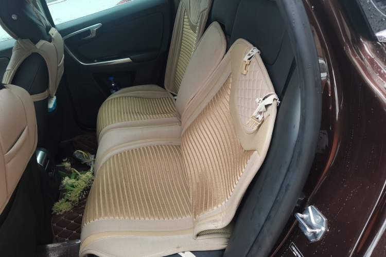 Used Volvo XC60 2017 T5 AWD Smart Upgrade Edition Left Rear Seat