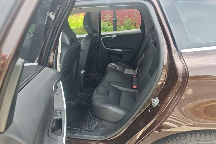 Used Volvo XC60 2017 T5 AWD Smart Upgrade Model Left Rear Seat