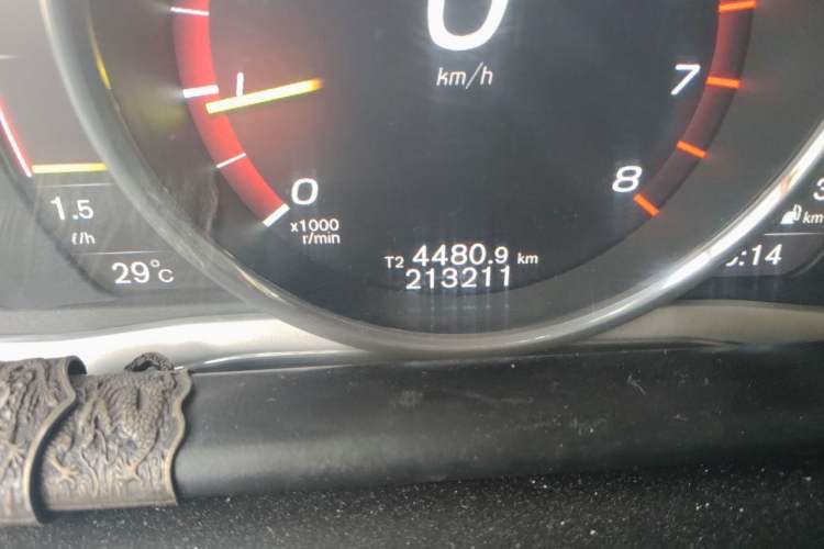 Used Volvo XC60 2017 T5 AWD Smart Upgrade Edition Odometer Close Up