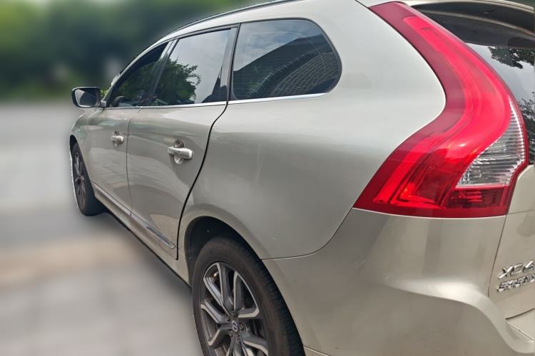 Used Volvo XC60 2017 T5 AWD Smart Upgrade Edition Rear Left 45 Deg