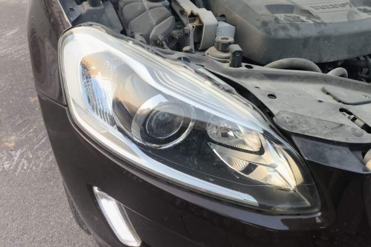 Used Volvo XC60 2017 T5 Smart Upgrade Edition Right Front Headlight