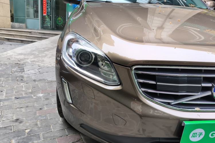 Used Volvo XC60 2017 T5 AWD Smart Upgrade Edition Right Front Headlight
