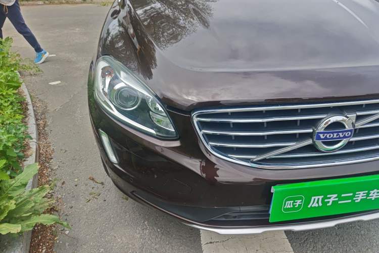 Used Volvo XC60 2017 T5 AWD Smart Upgrade Model Right Front Headlight