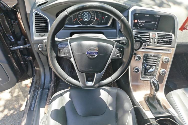 Used Volvo XC60 2017 T5 AWD Smart Upgrade Edition Steering Wheel