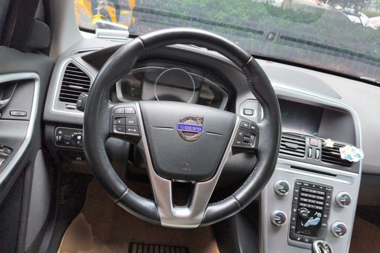 Used Volvo XC60 2017 T5 AWD Smart Upgrade Edition Steering Wheel