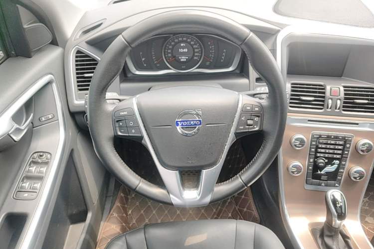 Used Volvo XC60 2017 T5 Smart Upgrade Edition Steering Wheel