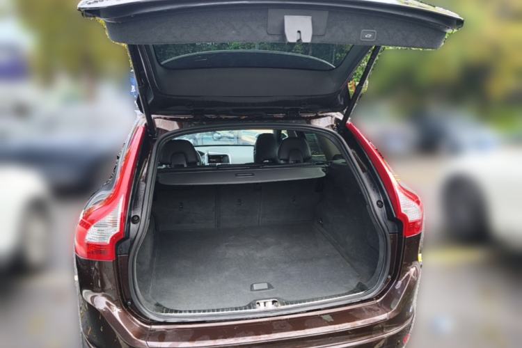Used Volvo XC60 2017 T5 AWD Smart Drive Edition Trunk