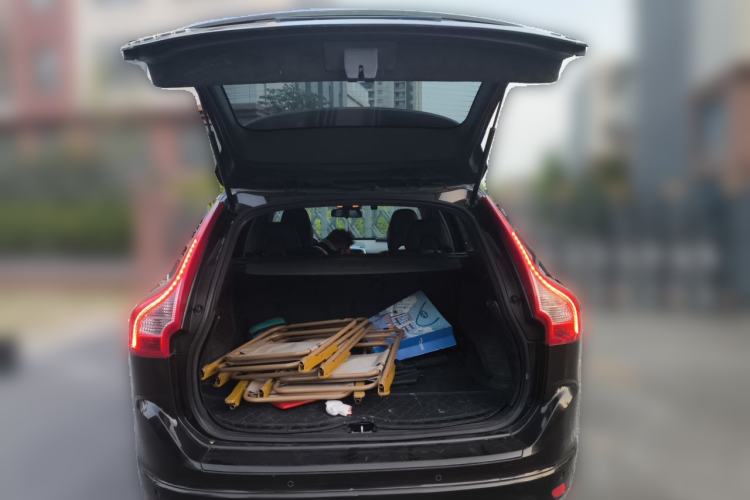 Used Volvo XC60 2017 T5 Smart Upgrade Edition Trunk