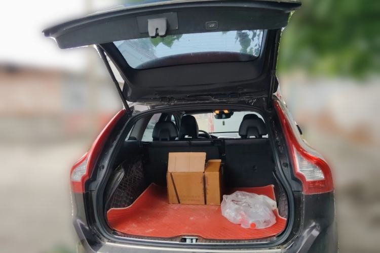 Used Volvo XC60 2017 T5 AWD Smart Upgrade Edition Trunk
