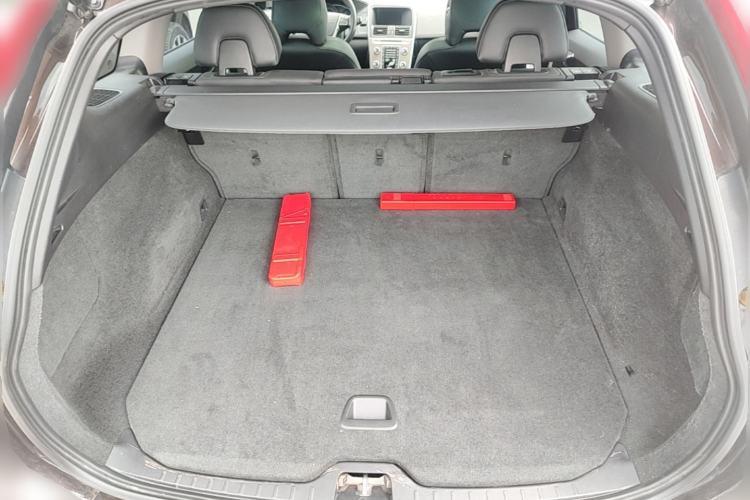 Used Volvo XC60 2017 T5 Smart Upgrade Edition Trunk