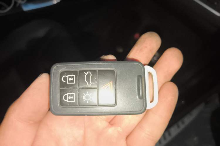 Used Volvo XC60 2017 T5 Smart Upgrade Edition Vehicle Key