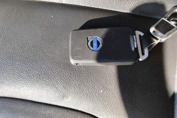 Used Volvo XC60 2017 T5 AWD Smart Upgrade Model Vehicle Key