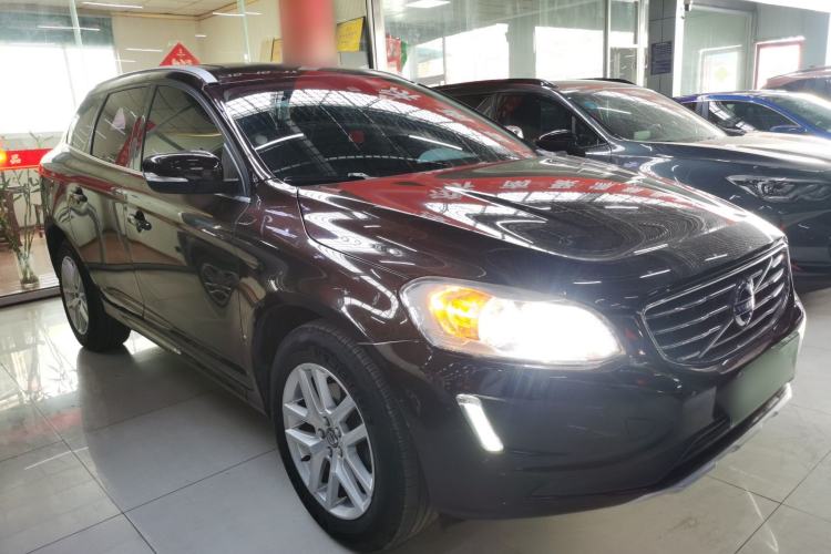 Used Volvo XC60 2017 T5 Smart Edition Exterior 2