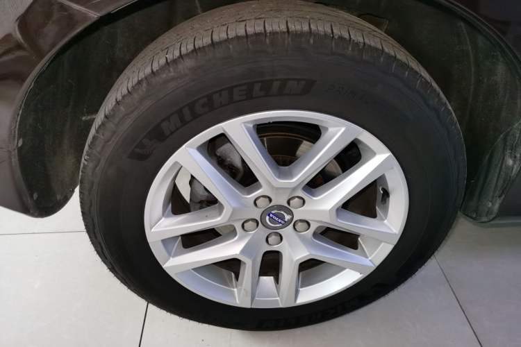 Used Volvo XC60 2017 T5 Smart Edition Exterior 8