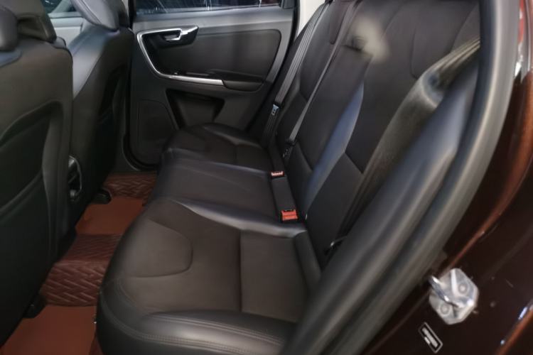 Used Volvo XC60 2017 T5 Smart Edition Interior 4