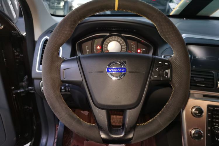Used Volvo XC60 2017 T5 Smart Edition Steering Wheel