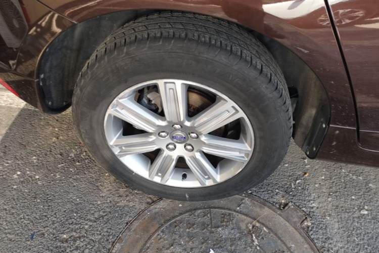 Used Volvo XC60 2017 T5 AWD Smart Upgrade Edition Exterior 5