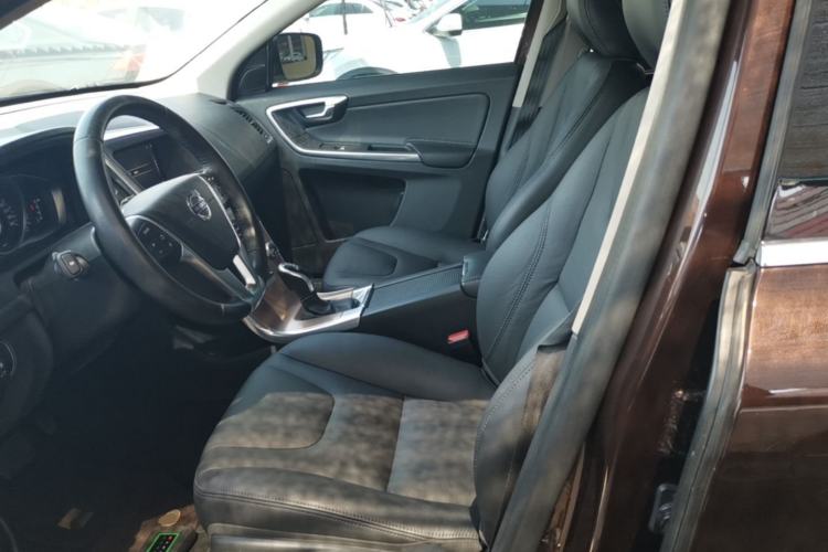 Used Volvo XC60 2017 T5 AWD Smart Upgrade Edition Left Front Seat