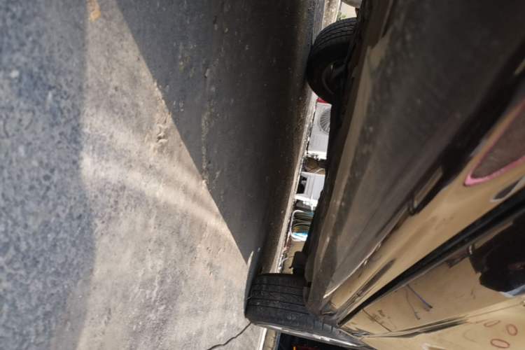 Used Volvo XC60 2017 T5 AWD Smart Upgrade Edition Left Side Sill
