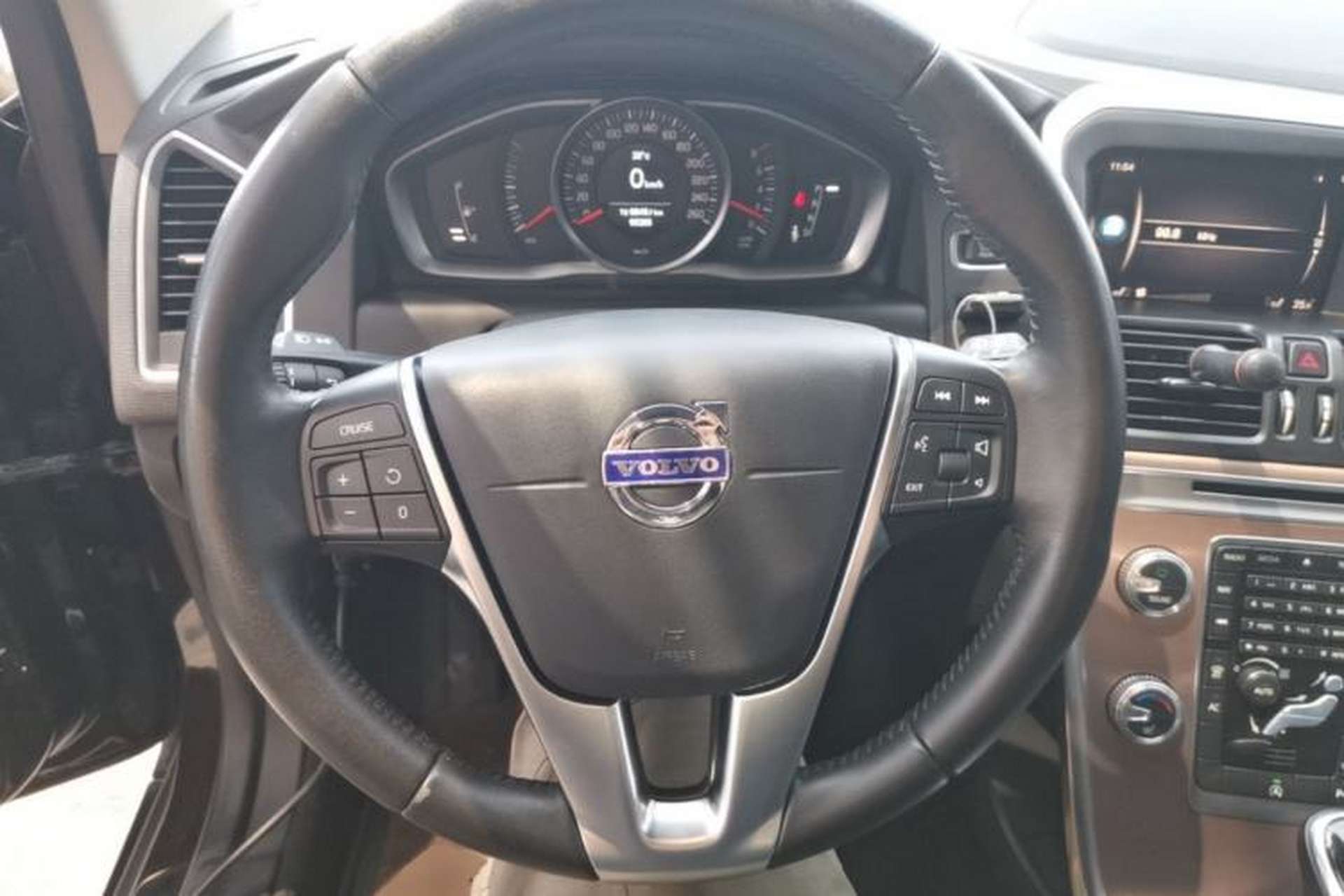 Used Volvo XC60 2017 T5 AWD Smart Upgrade Edition Steering Wheel