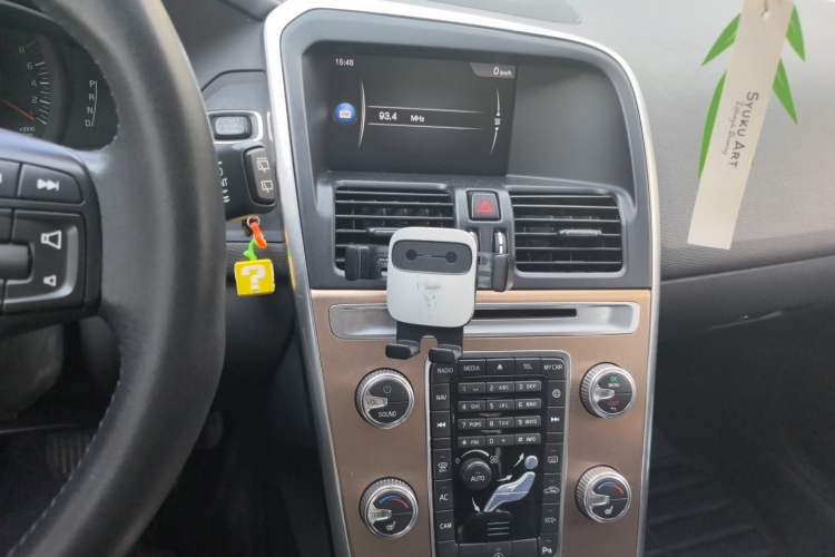 Used Volvo XC60 2017 T5 Smart Upgrade Edition Audio And AC Panel