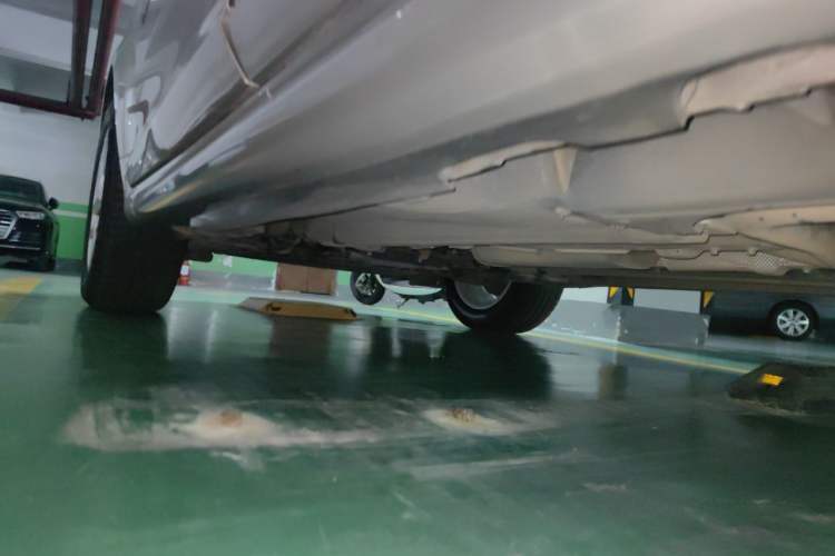 Used Volvo XC60 2017 T5 Smart Edition Chassis Rear Left