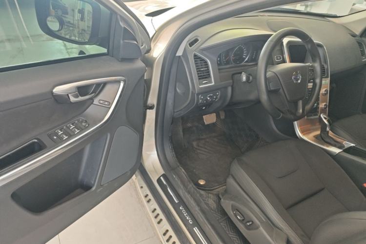 Used Volvo XC60 2017 T5 Smart Edition Driver Seat