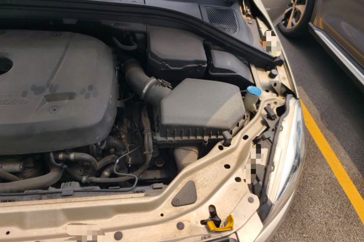 Used Volvo XC60 2017 T5 AWD Smart Upgrade Edition Engine Bay Left