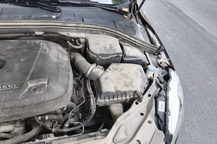 Used Volvo XC60 2017 T5 AWD Smart Upgrade Edition Engine Bay Left