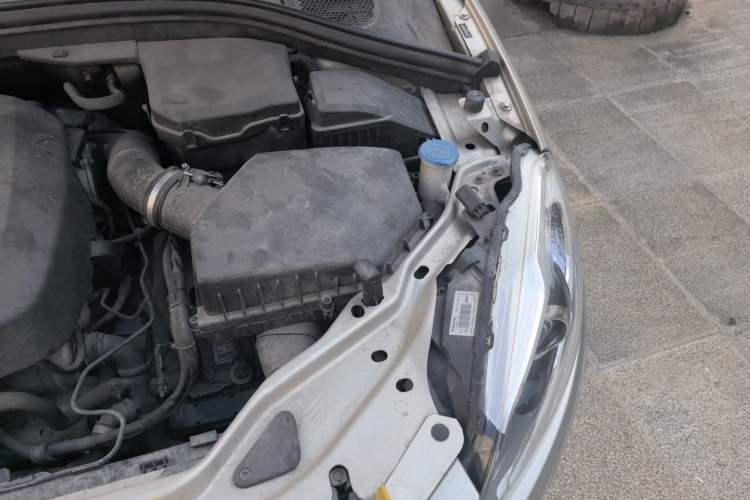 Used Volvo XC60 2017 T5 Smart Upgrade Edition Engine Bay Left