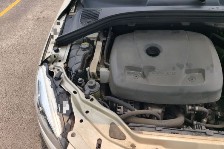 Used Volvo XC60 2017 T5 AWD Smart Upgrade Edition Engine Bay Right