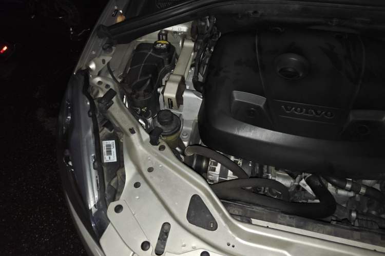 Used Volvo XC60 2017 T5 Smart Upgrade Edition Engine Bay Right