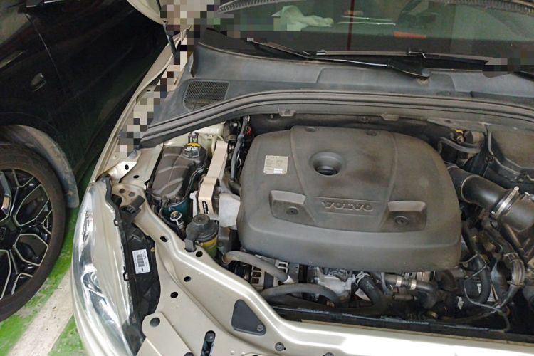 Used Volvo XC60 2017 T5 AWD Smart Upgrade Edition Engine Bay Right