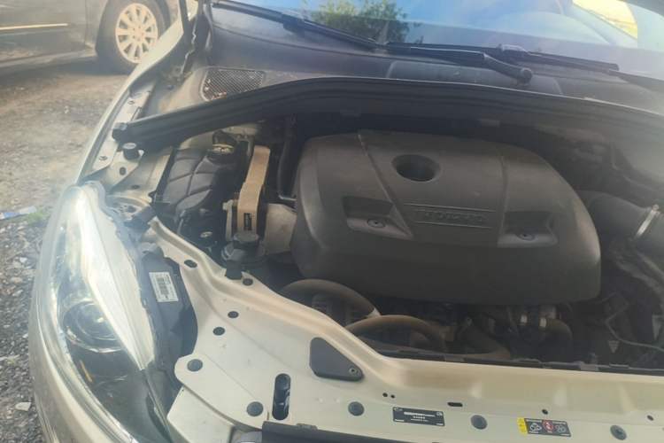 Used Volvo XC60 2017 T5 AWD Smart Upgrade Model Engine Bay Right