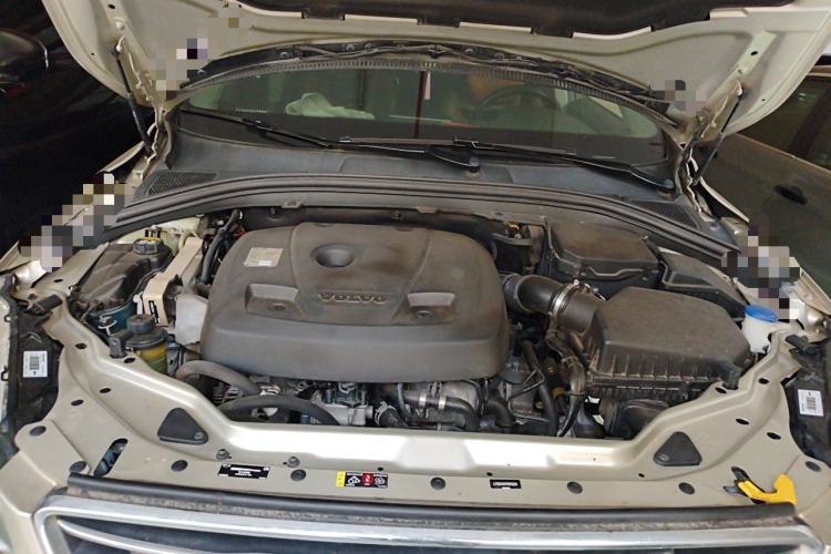 Used Volvo XC60 2017 T5 AWD Smart Upgrade Edition Engine Bay