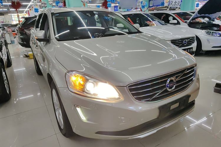 Used Volvo XC60 2017 T5 Smart Upgrade Edition Exterior 2