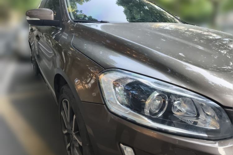 Used Volvo XC60 2017 T5 AWD Smart Upgrade Edition Front Right 45 Deg