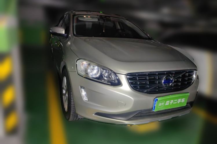 Used Volvo XC60 2017 T5 Smart Edition Front Right 45 Deg