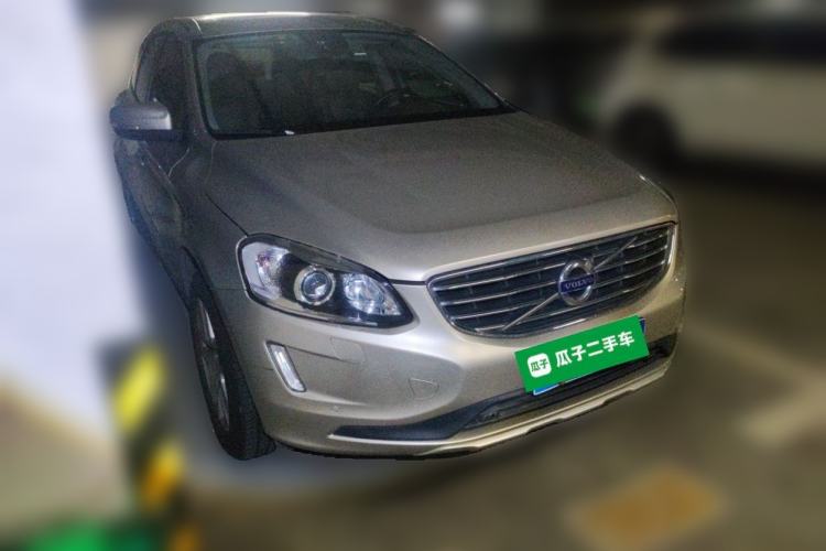 Used Volvo XC60 2017 T5 Smart Upgrade Edition Front Right 45 Deg