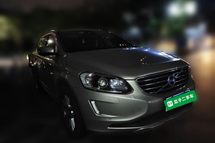 Used Volvo XC60 2017 T5 Smart Upgrade Edition Front Right 45 Deg