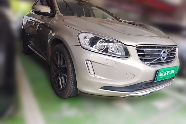 Used Volvo XC60 2017 T5 AWD Smart Upgrade Edition Front Right 45 Deg
