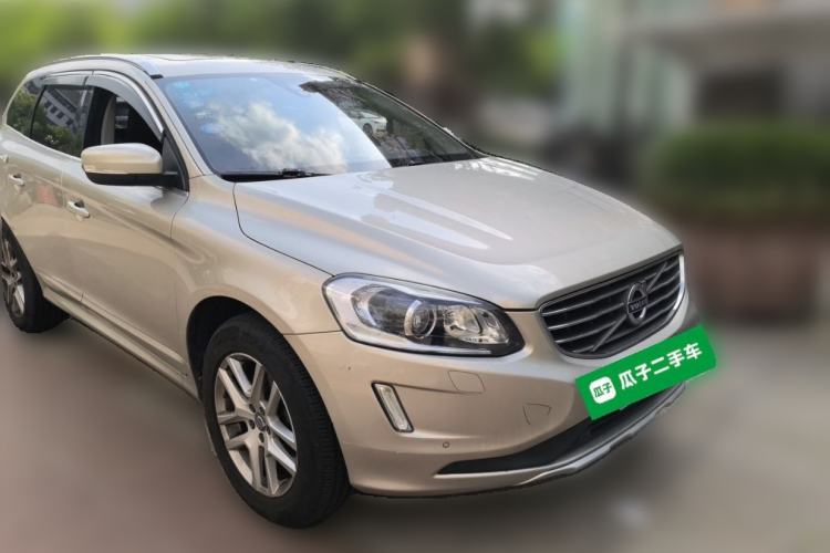 Used Volvo XC60 2017 T5 Smart Upgrade Edition Front Right 45 Deg