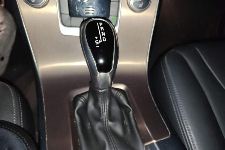 Used Volvo XC60 2017 T5 Smart Upgrade Edition Gear Lever