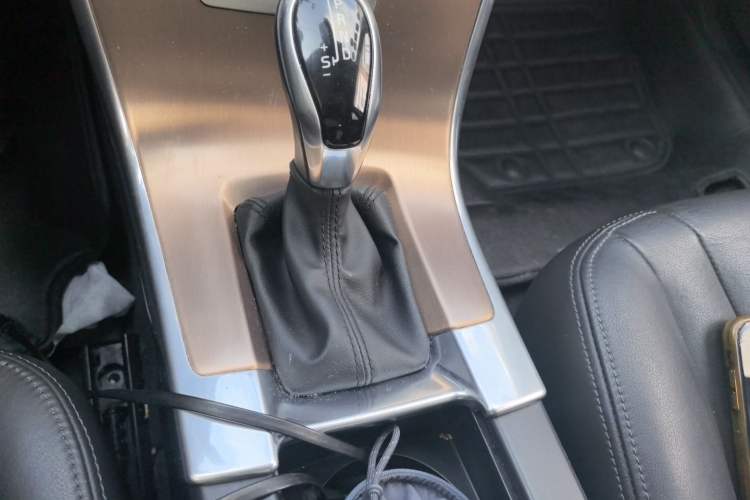 Used Volvo XC60 2017 T5 Smart Upgrade Edition Gear Lever
