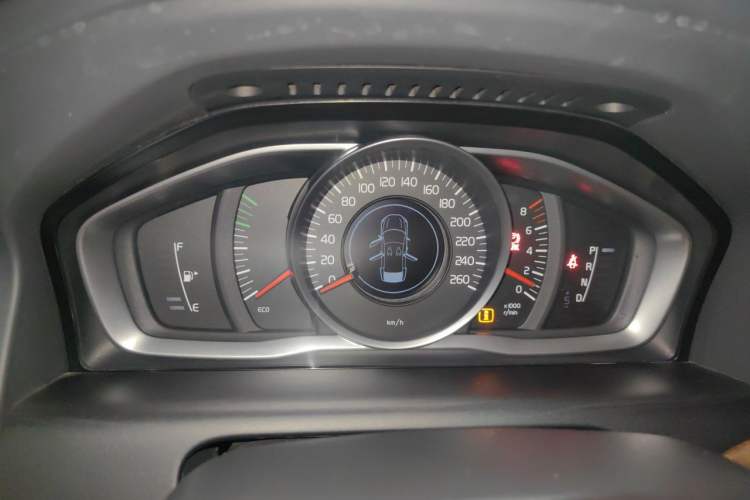 Used Volvo XC60 2017 T5 Smart Edition Instrument Cluster