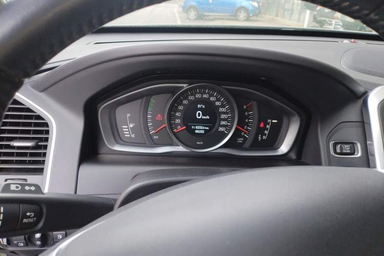 Used Volvo XC60 2017 T5 Smart Upgrade Edition Instrument Cluster