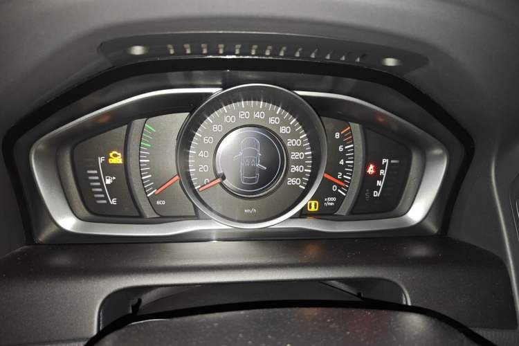 Used Volvo XC60 2017 T5 Smart Upgrade Edition Instrument Cluster